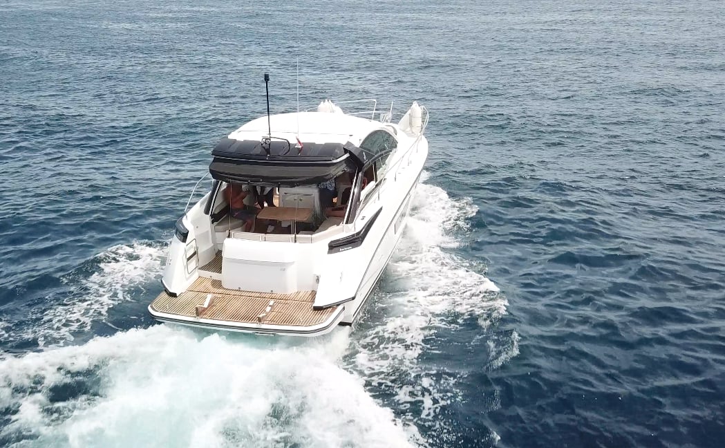 Island Cruise - Motor Yacht in Malé
