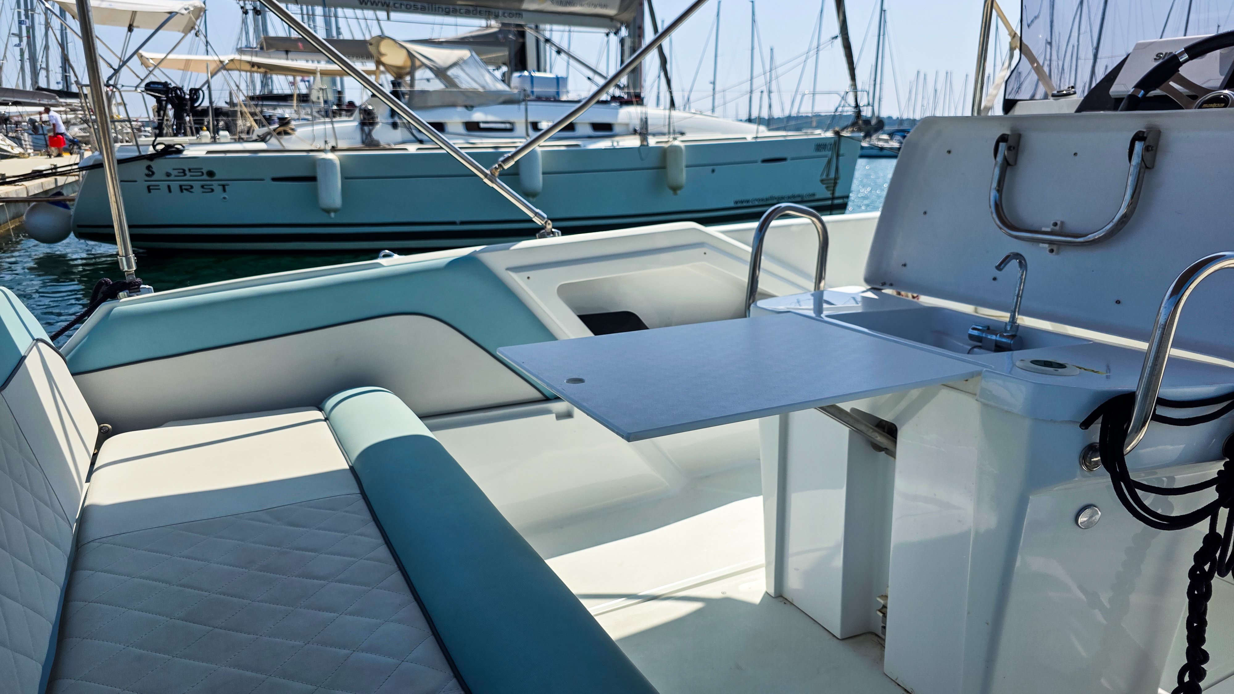 Salpa Sunsix - Motor Yacht in Pula