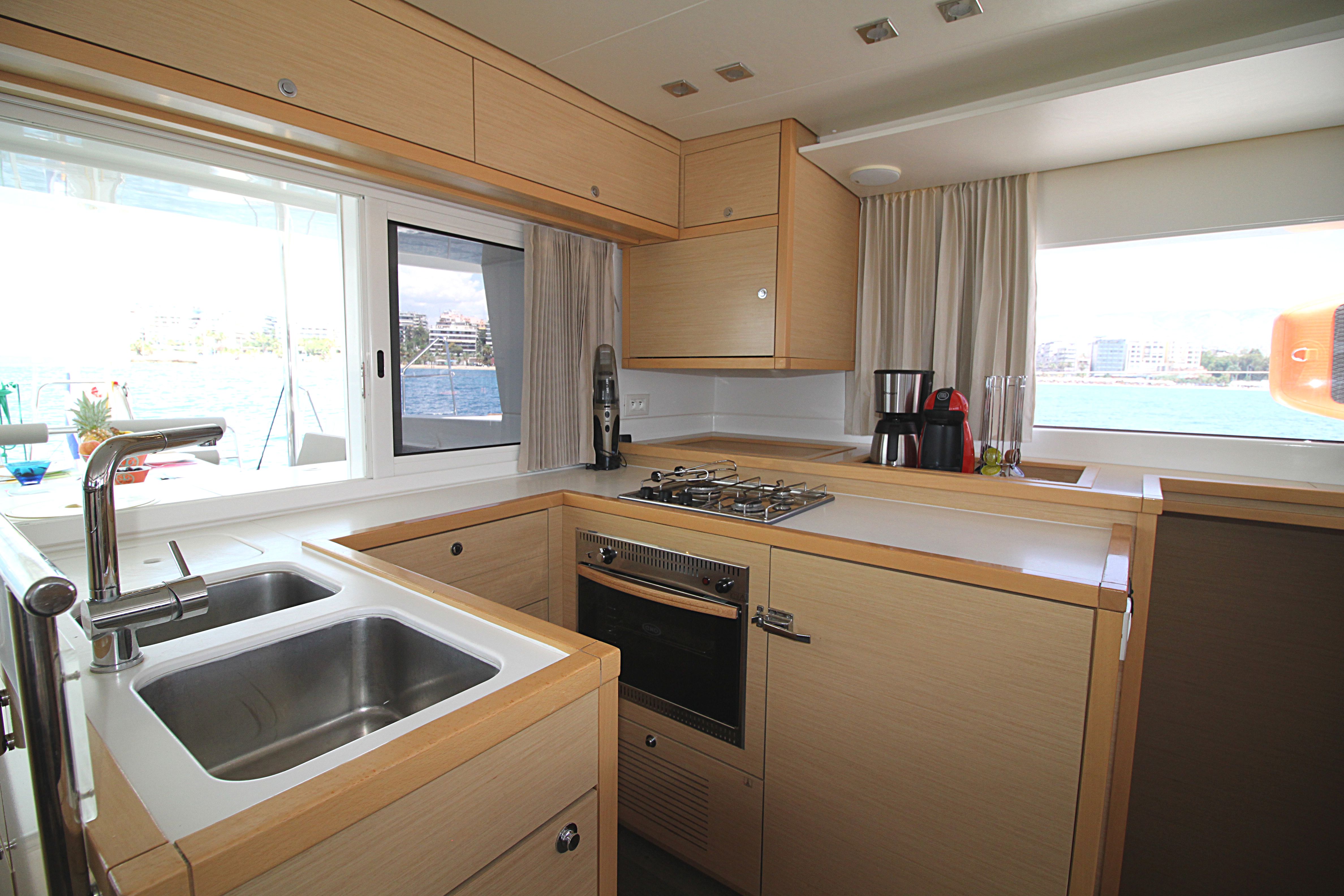 Baccarat - (A/C - Generator - Refit 2021) - Catamaran in Alimos