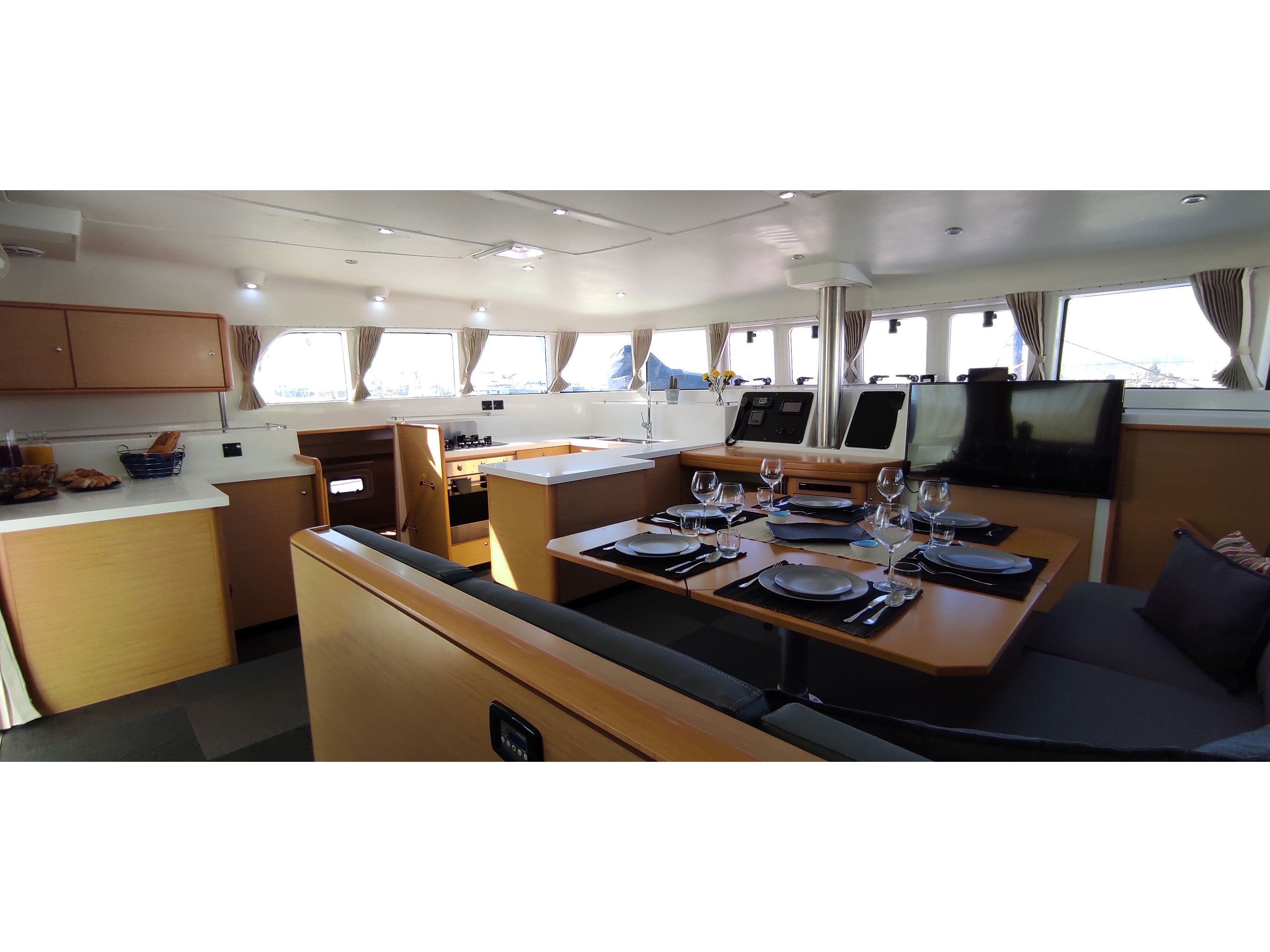 The Full House - (A/C - Generator - Refit 2021) - Catamaran in Alimos