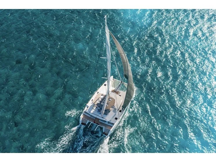 Queen of Hearts (A/C - Generator - Refit 2022) - Catamaran in Alimos