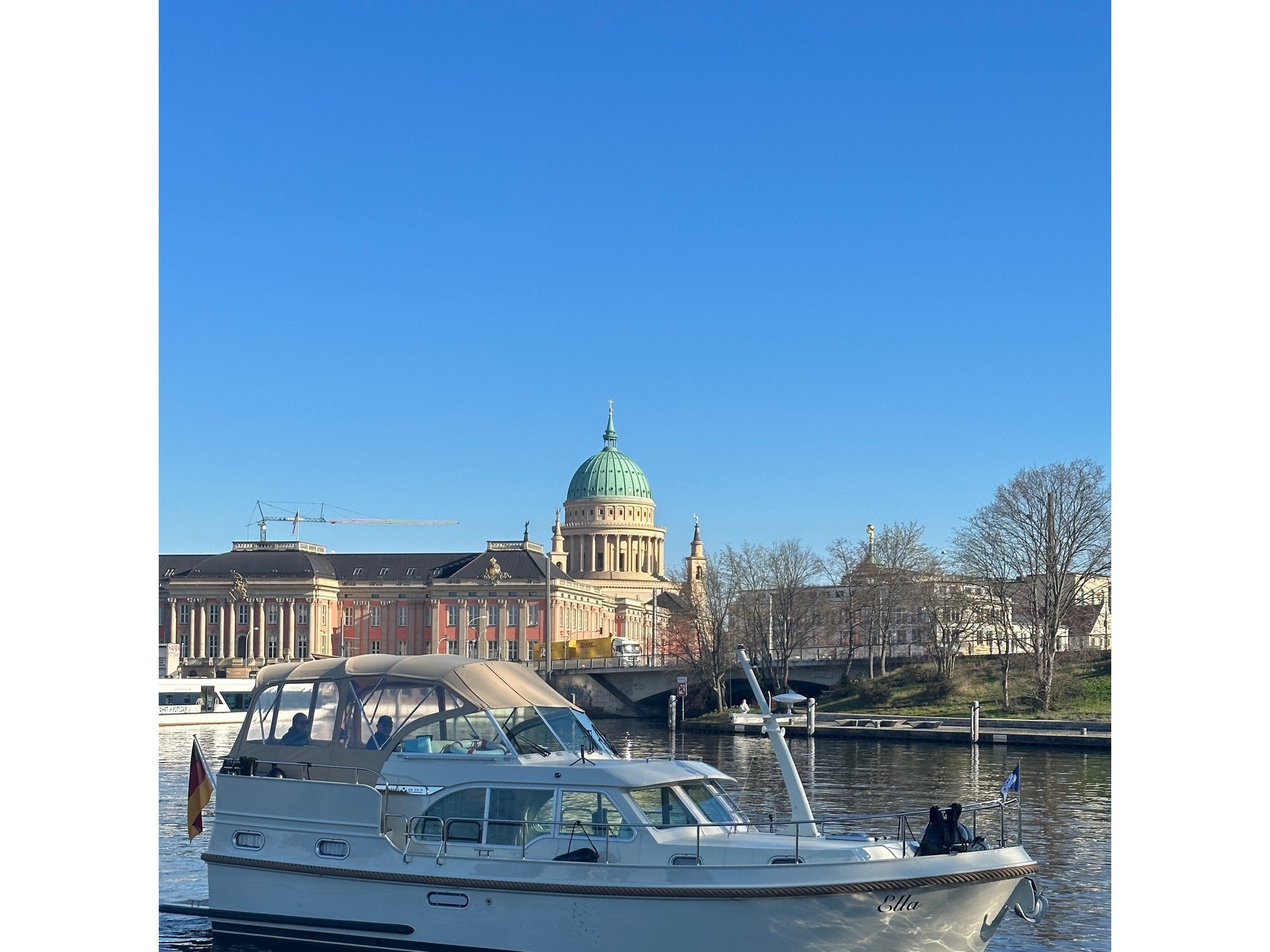 Ella - Motor Yacht in Mirow