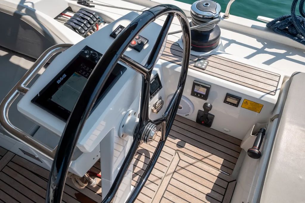 LFK-51.1 - Yelkenli içinde Lefkada