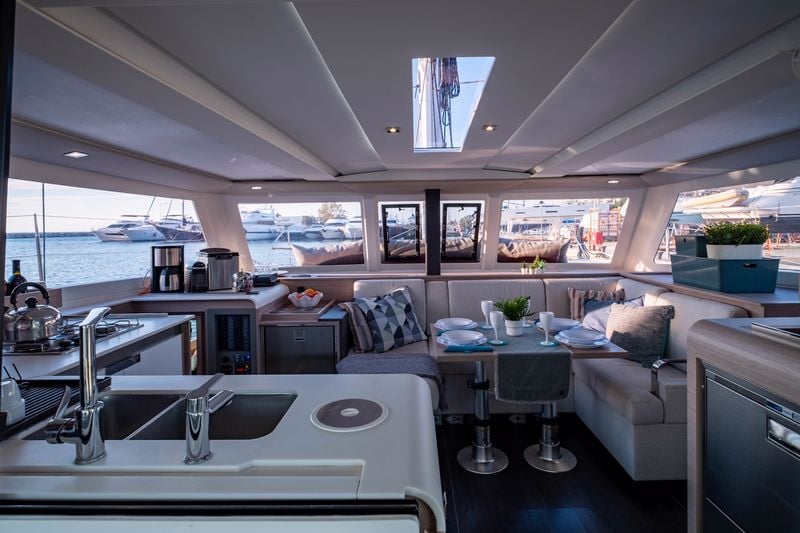 LFK-Isla 40(A/C) - Katamaran içinde Lefkada