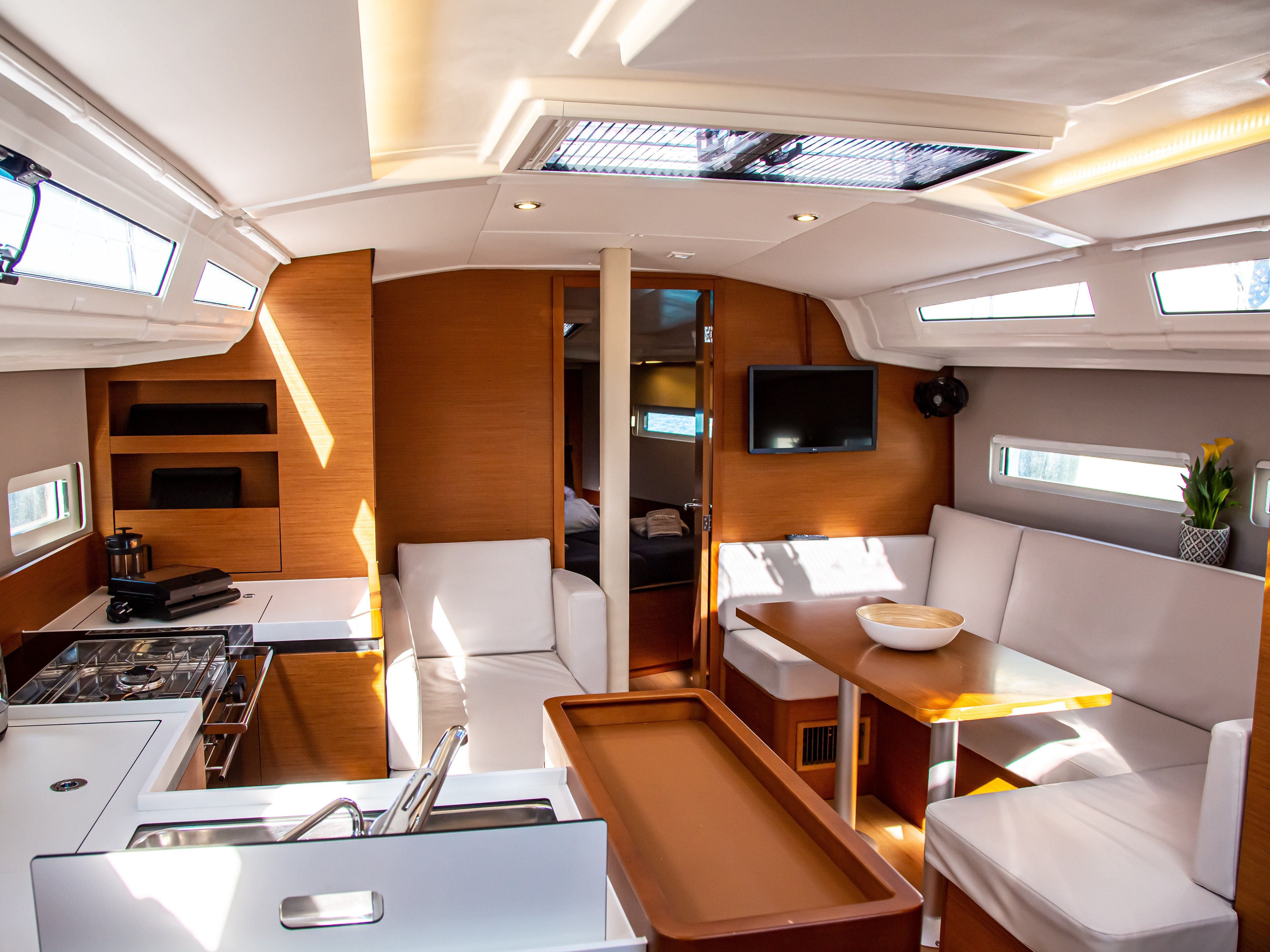 Psi Octantis - Sailboat in Preveza