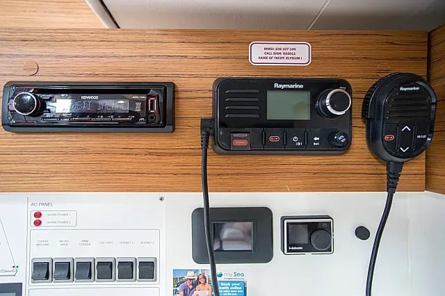 Elysium I - Yelkenli içinde Seget Donji