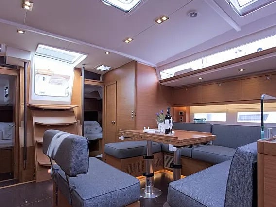 Anna III - Sailboat in Seget Donji