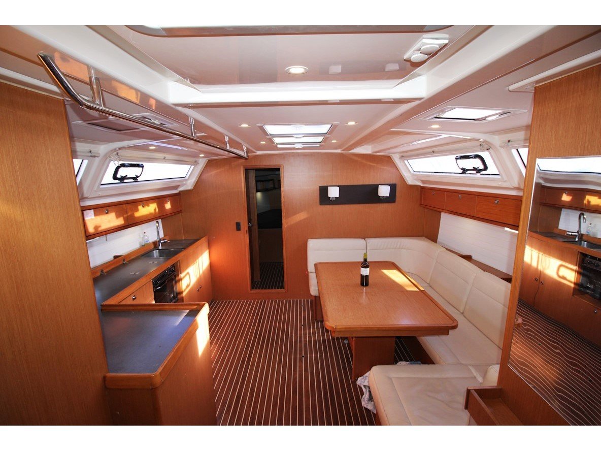 Hannah II - Sailboat in Kallithea