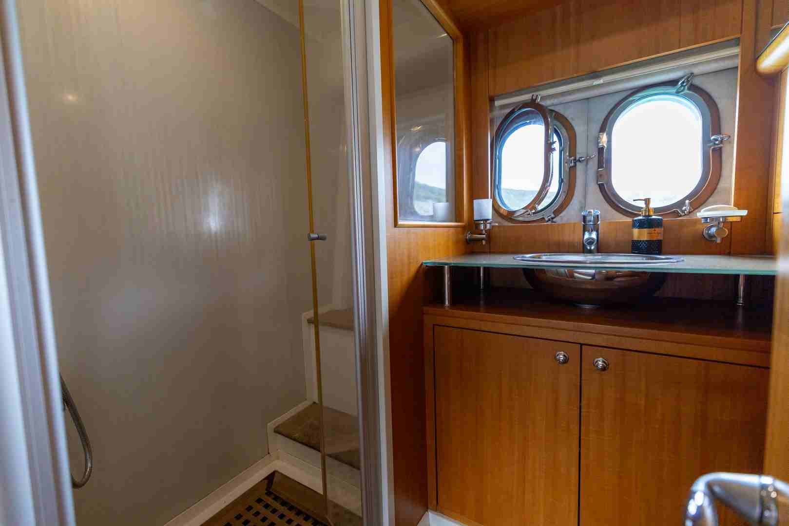 Rüzgar Demir - Motor Yacht in Türkbükü