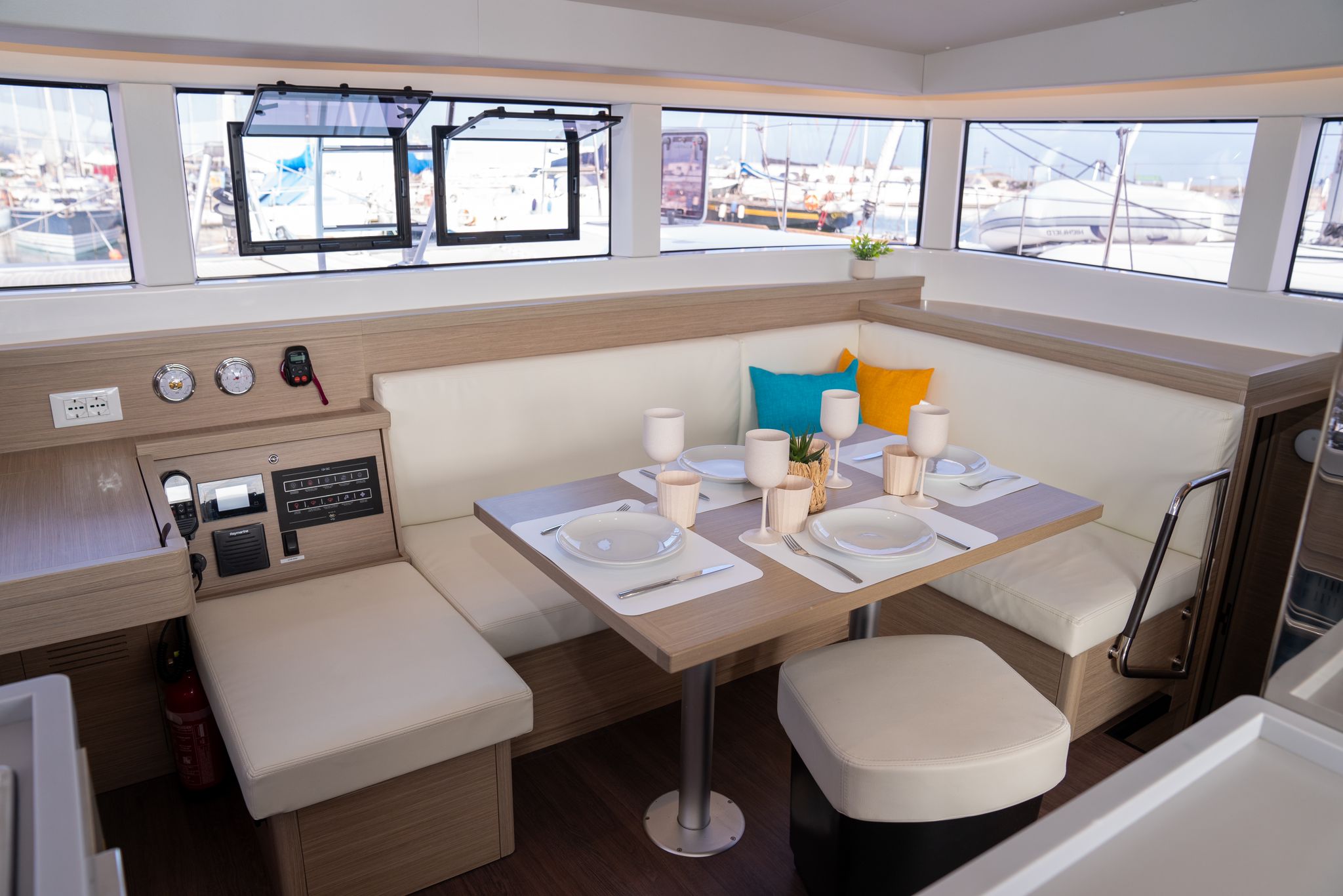 Ginevra - Catamaran in Porto San Giorgio