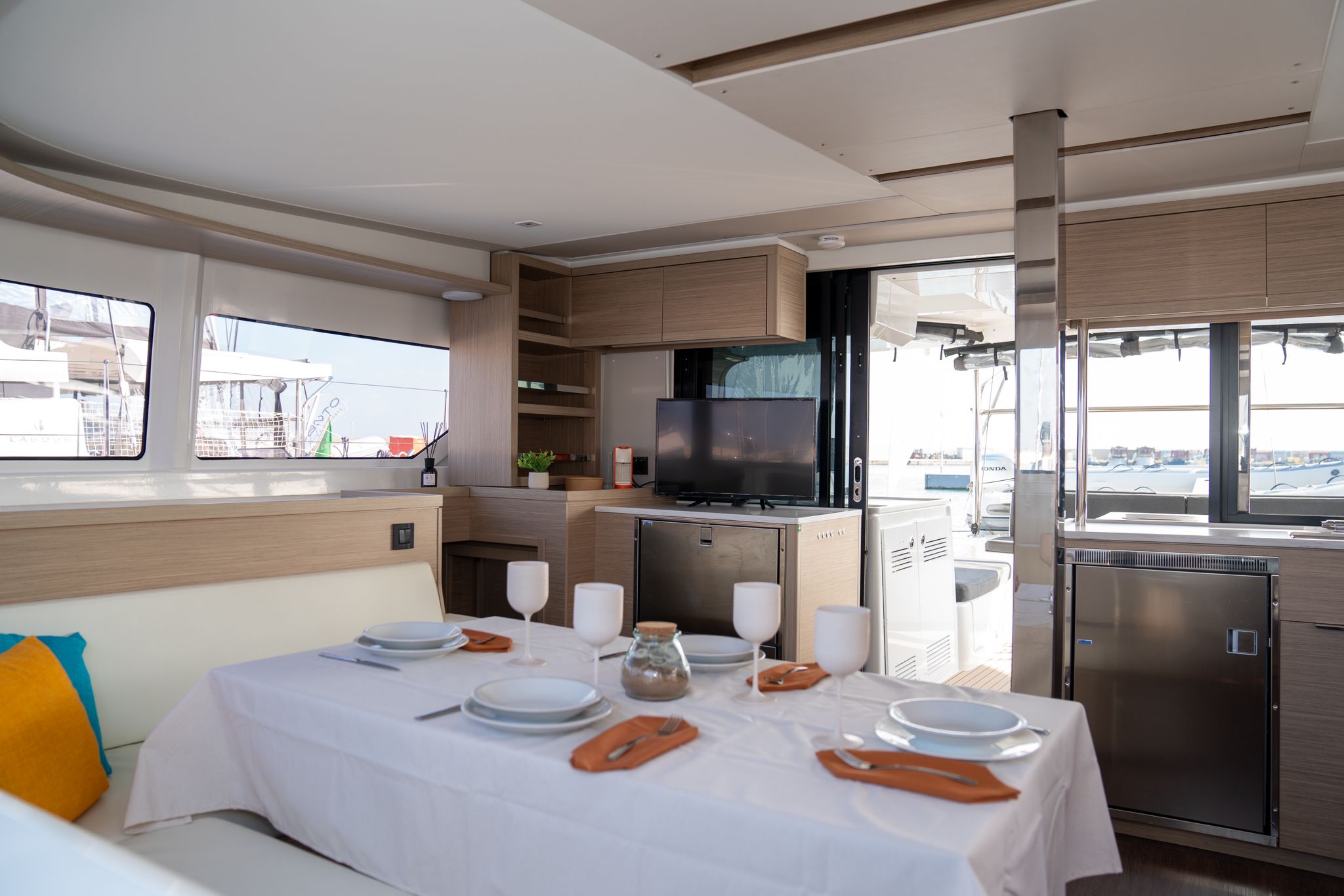 Anna Vittoria - Catamaran in Porto San Giorgio