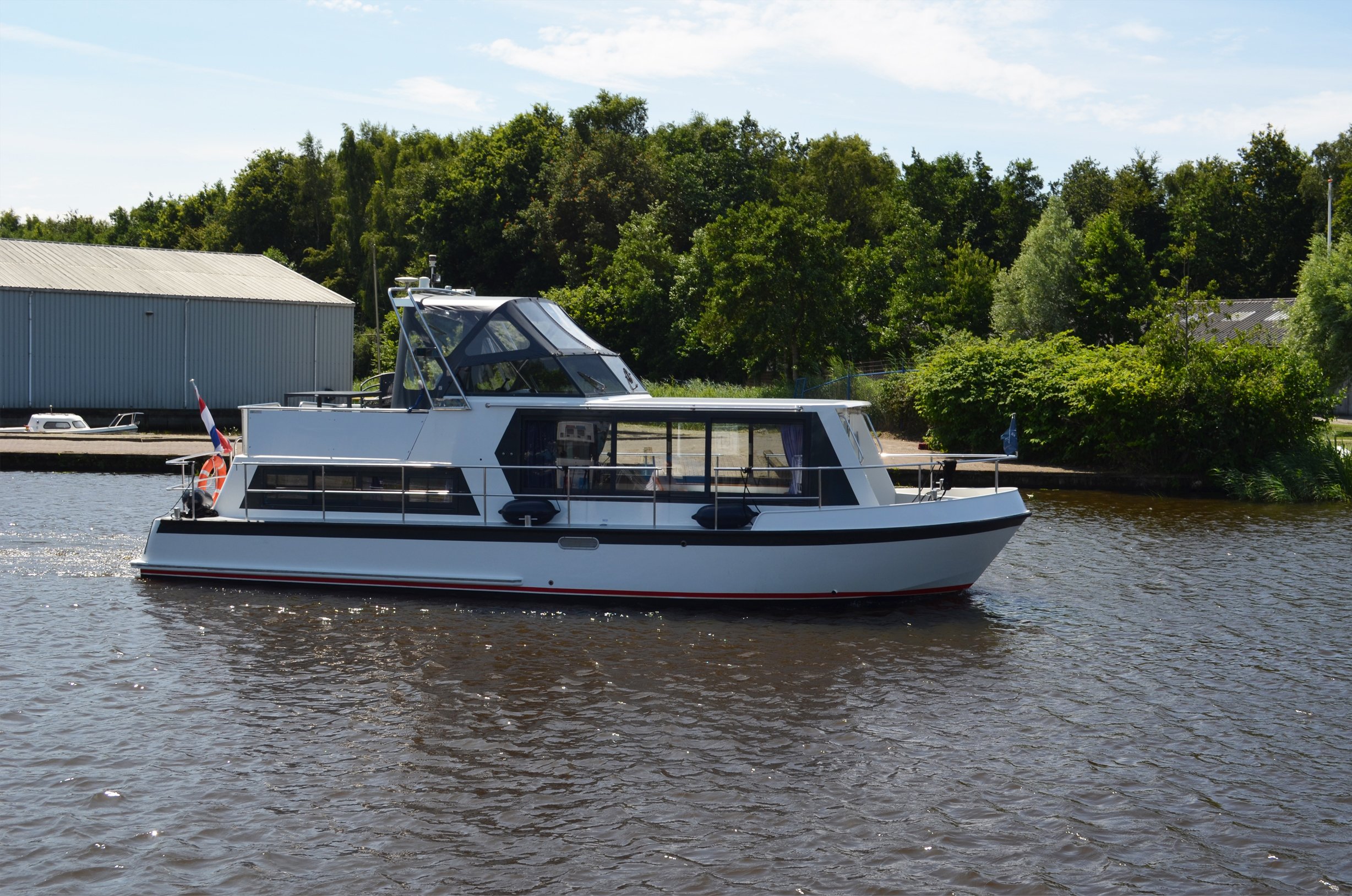 Queen - Motor Yacht in Drachten