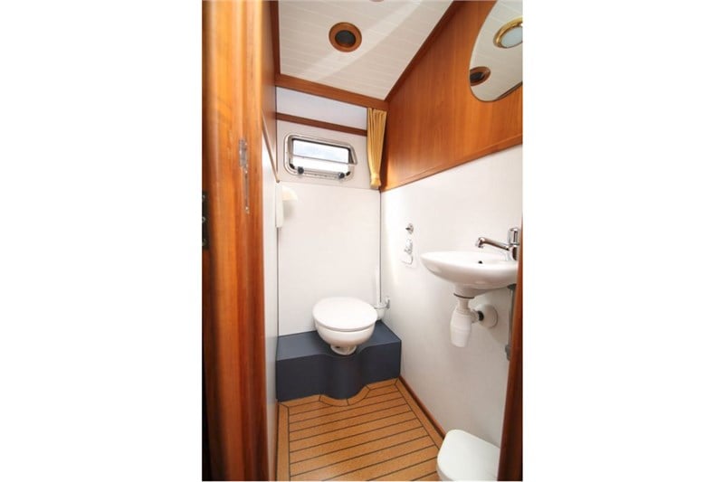 Antoinette - Motor Yacht in Woudsend