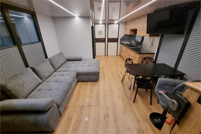 Campi 400 V - Other in Woudsend