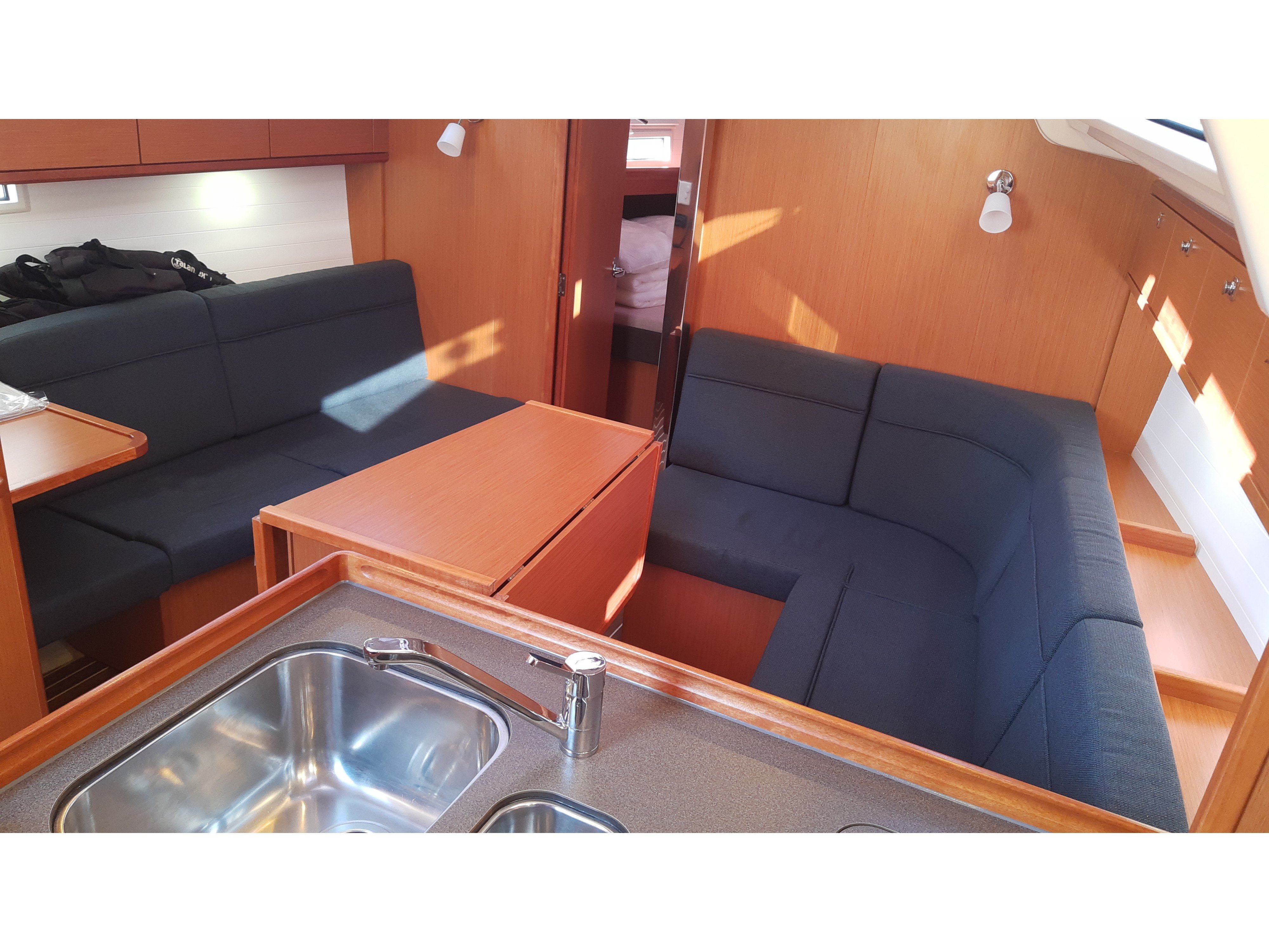 Simone - Sailboat in Tingstadsvassen