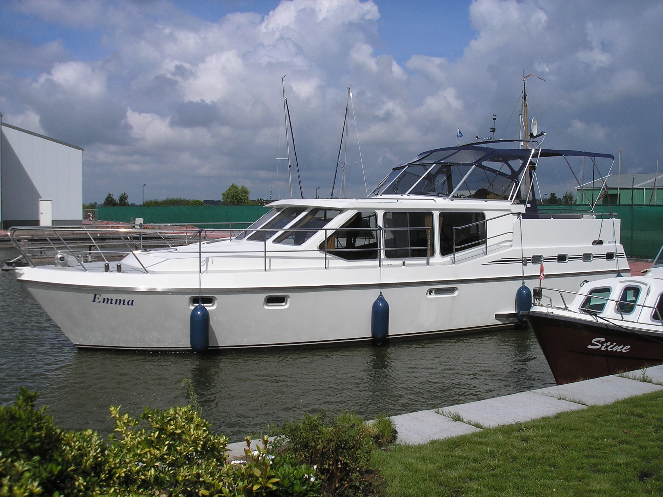 Emma - Motor Yacht in Woudsend