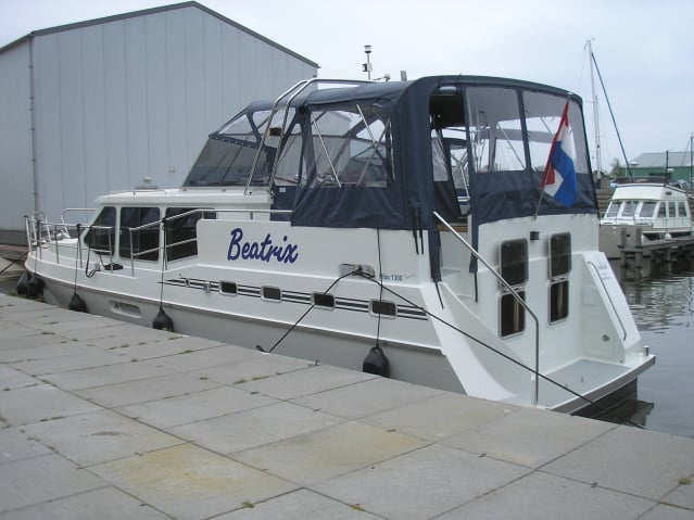 Beatrix - Motor Yacht in Woudsend