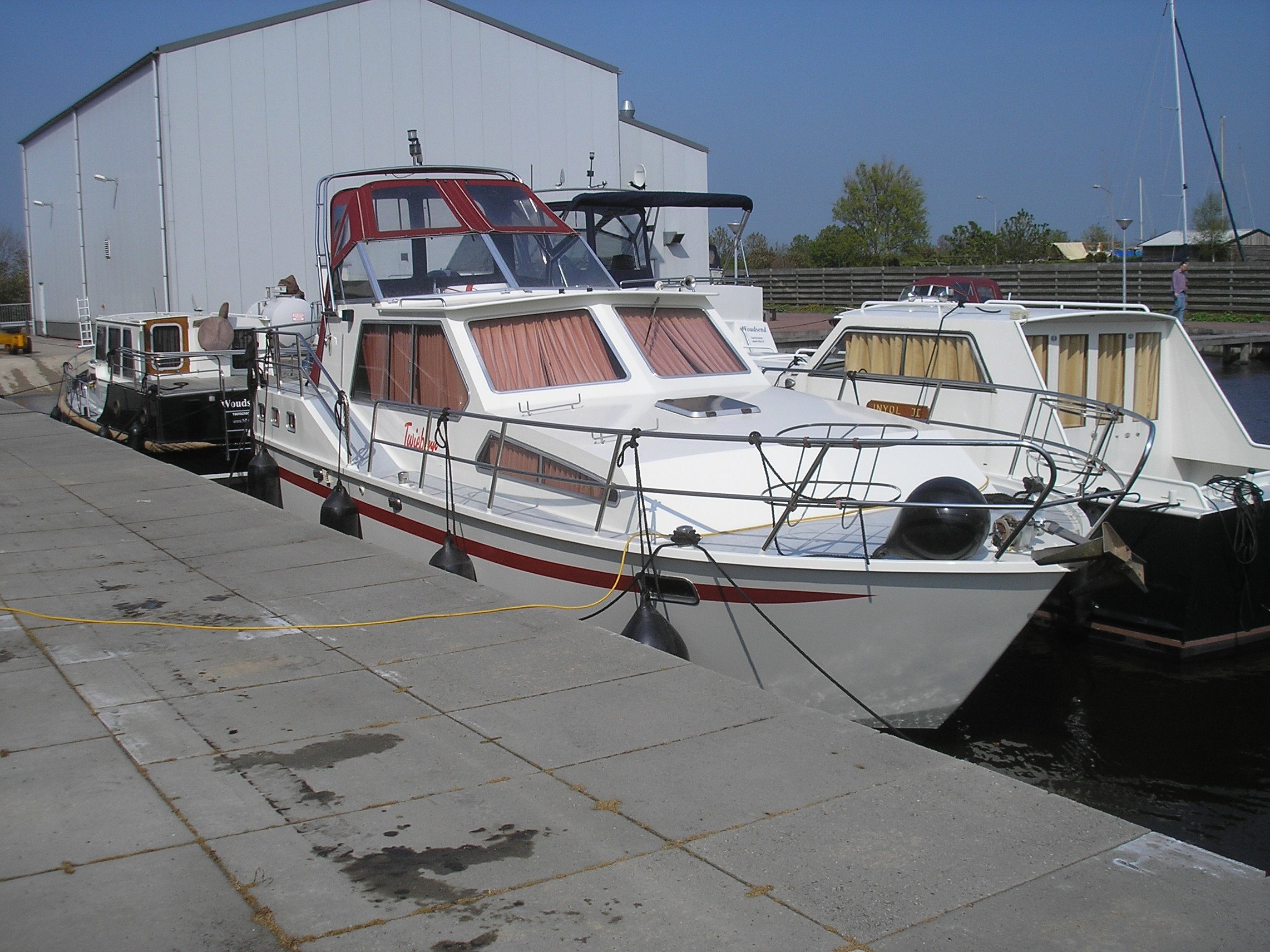 Twieberr - Motor Yacht in Woudsend
