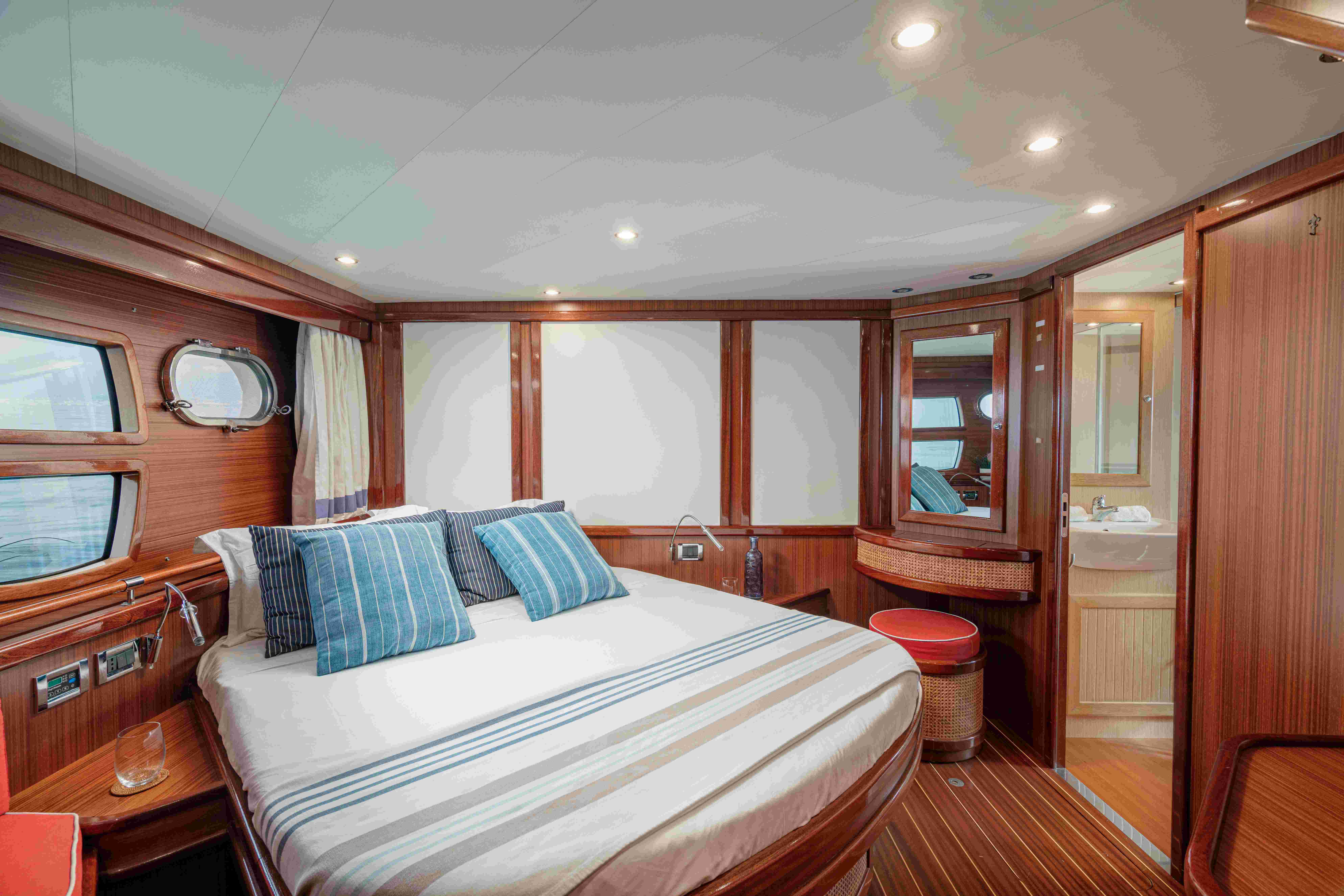 Magistra - Motor Yacht in Castellammare di Stabia