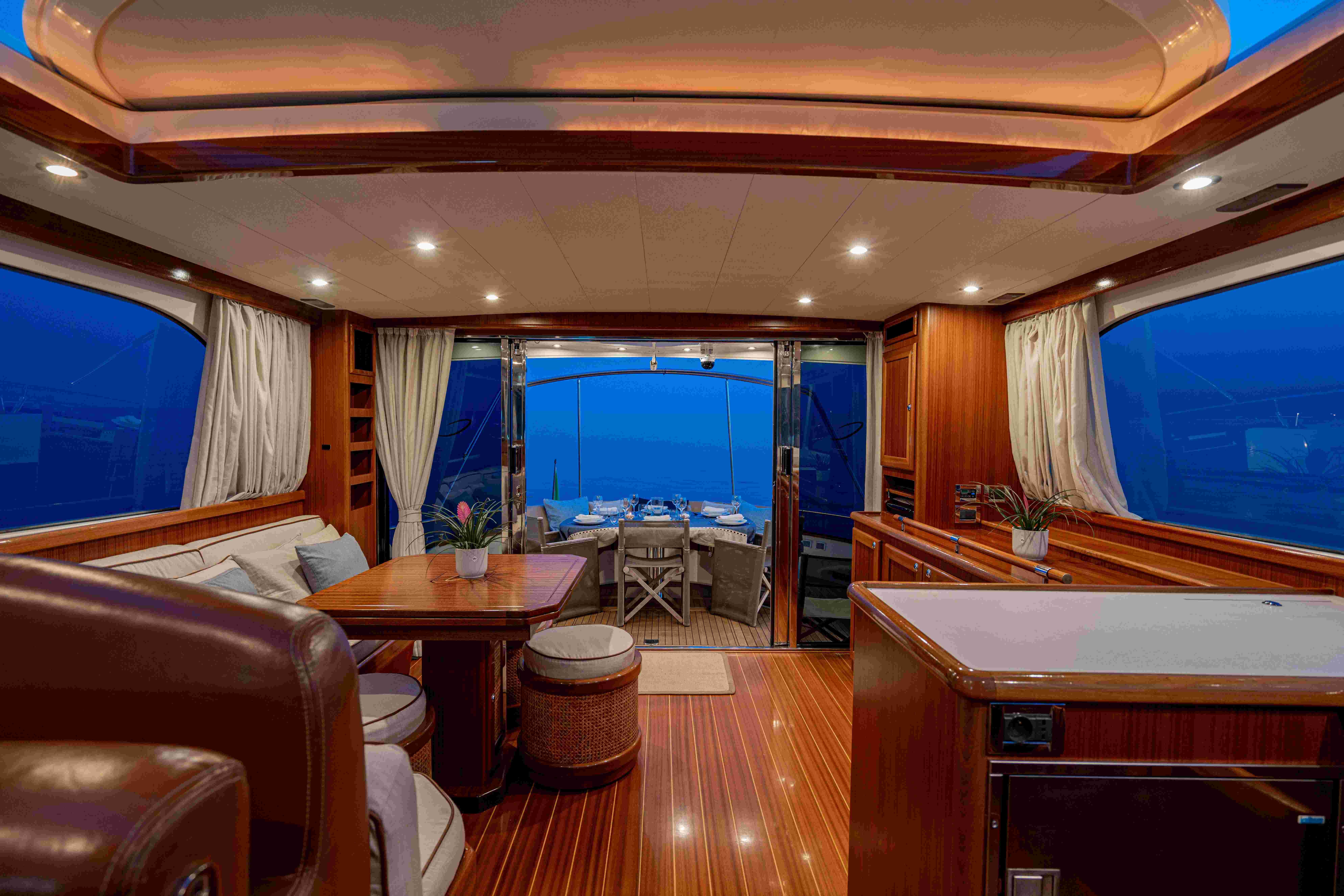 Magistra - Motor Yacht in Castellammare di Stabia