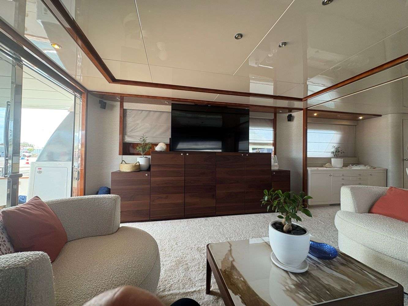 MAMMA'S - Motor Yat içinde Alimos