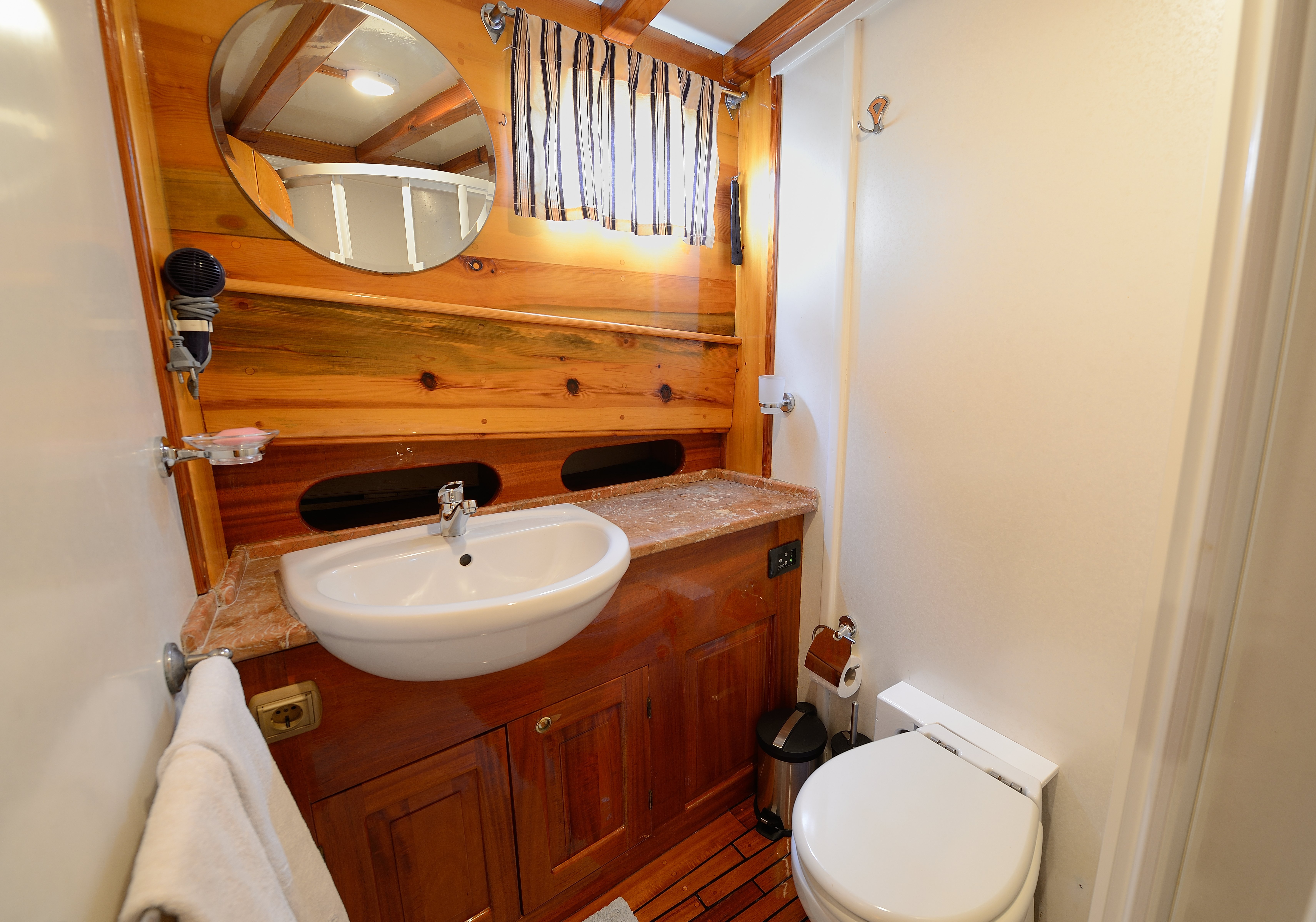 Xenos II - Gulet in Eskiçeşme