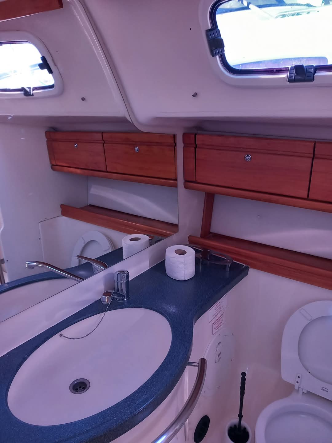 VICTORIA - Sailboat in Trogir