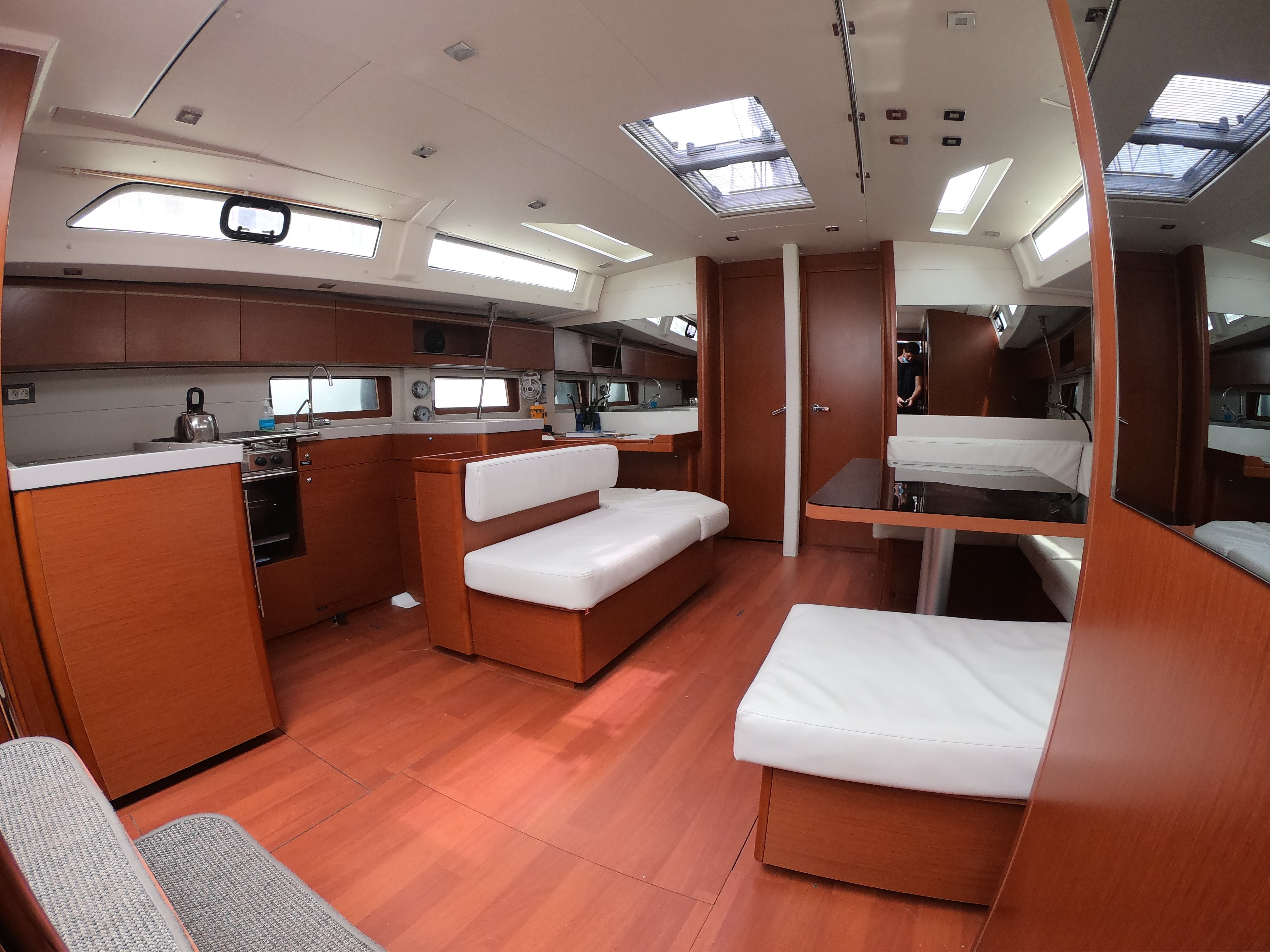 Famiglia - Yelkenli içinde Alimos