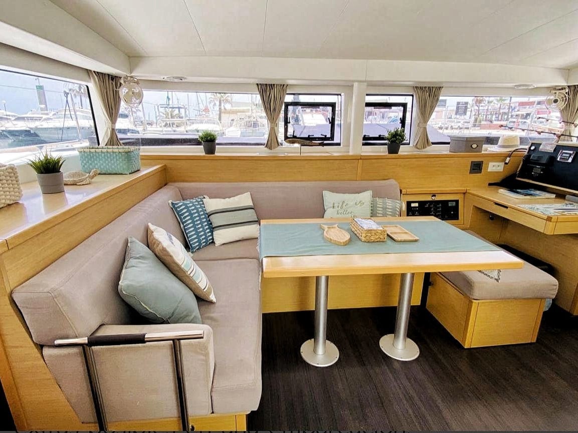 Esmeralda - Catamaran in Santa Eulària des Riu