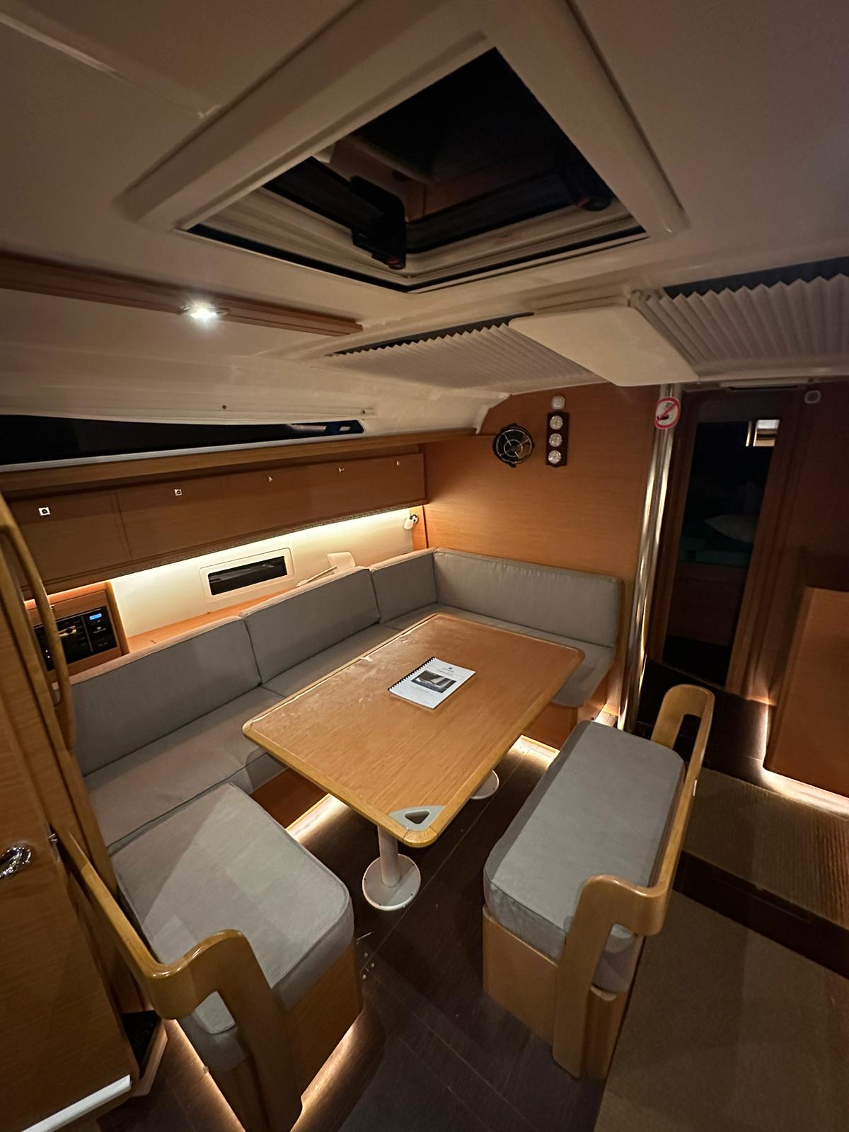 Isabella - Yelkenli içinde Adaköy