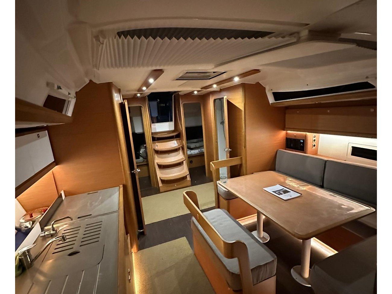 Isabella - Yelkenli içinde Adaköy