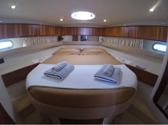 Iris - Motor Yacht in Kamares