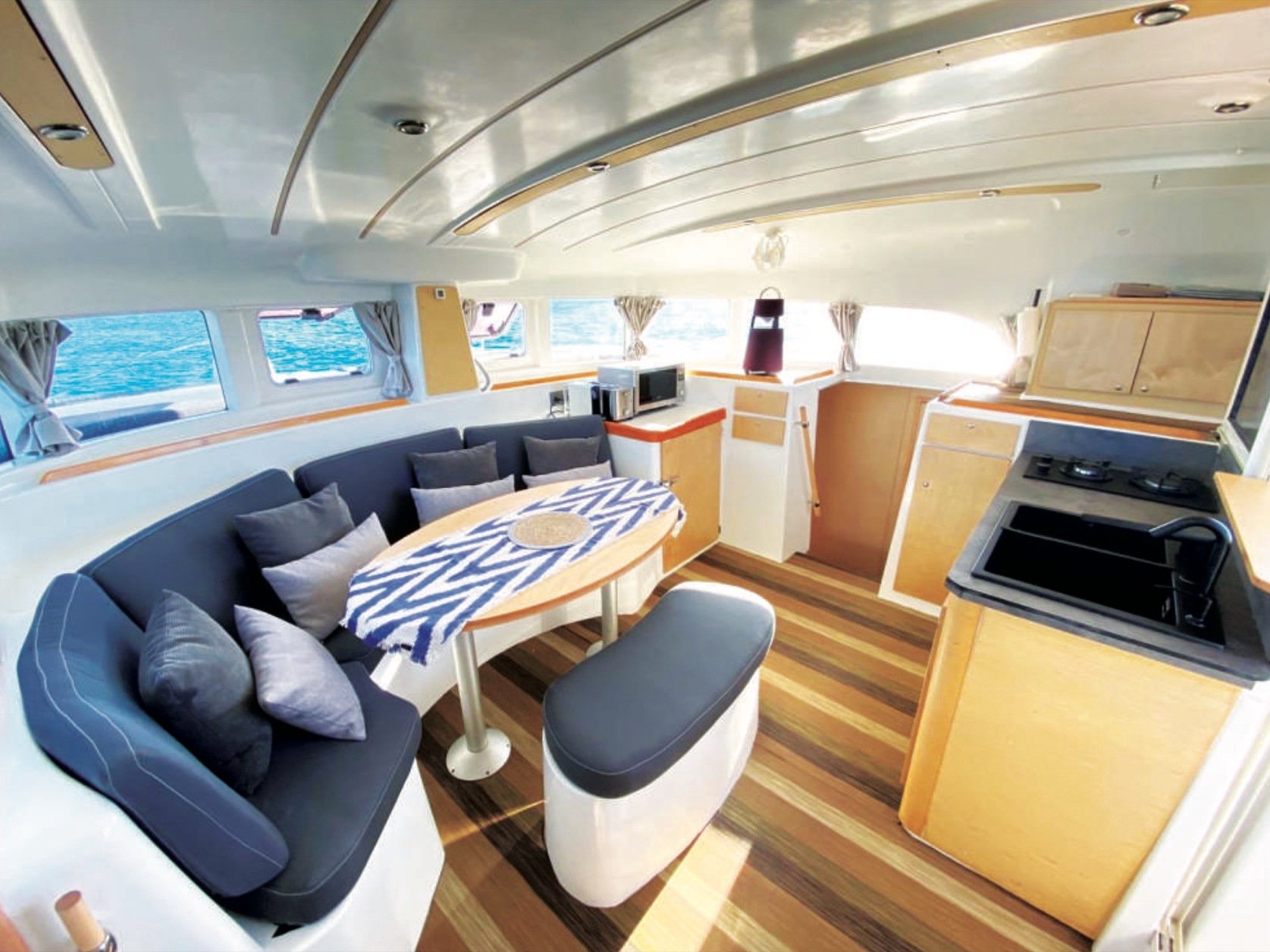 Niu Tribe Uno - Katamaran içinde Eivissa