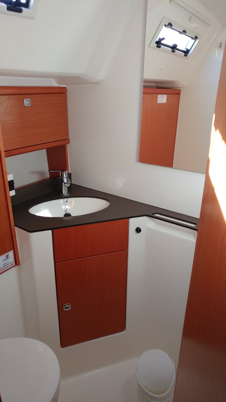 EFI - Yelkenli içinde Alimos