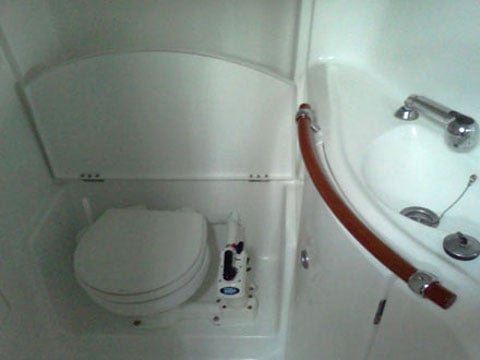 Hinitsa - Sailboat in Kontokali