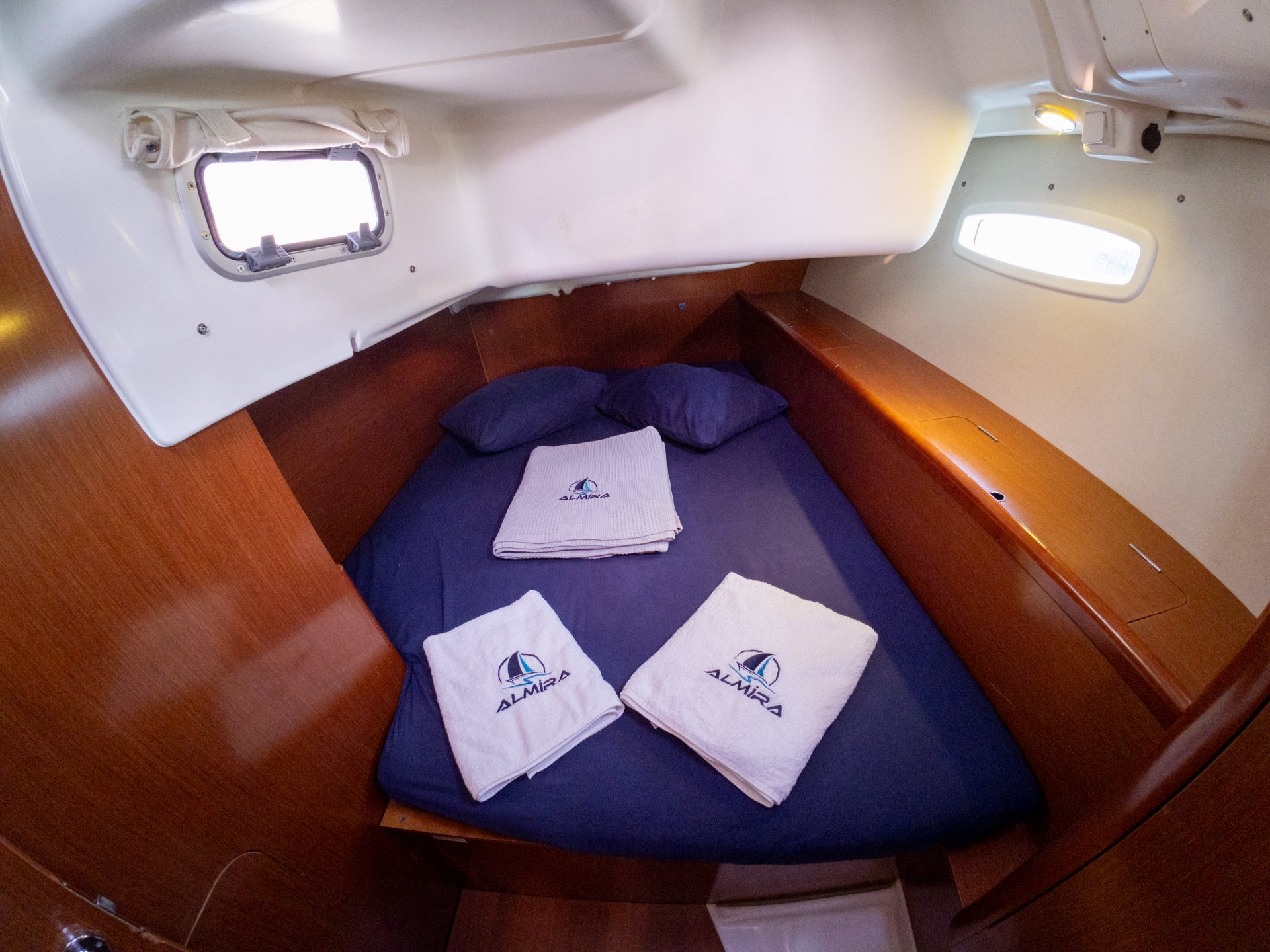 Violet - Sailboat in Karagözler