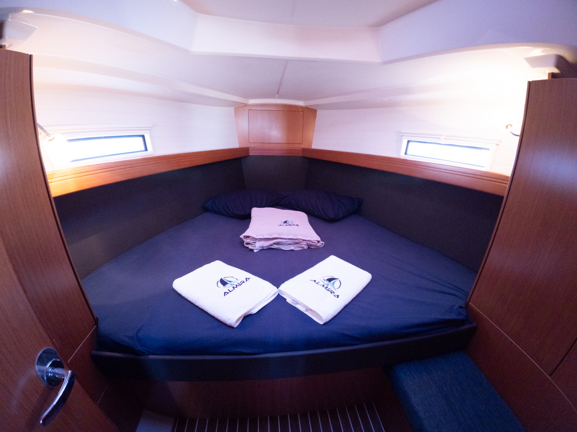 Almira - Sailboat in Karagözler