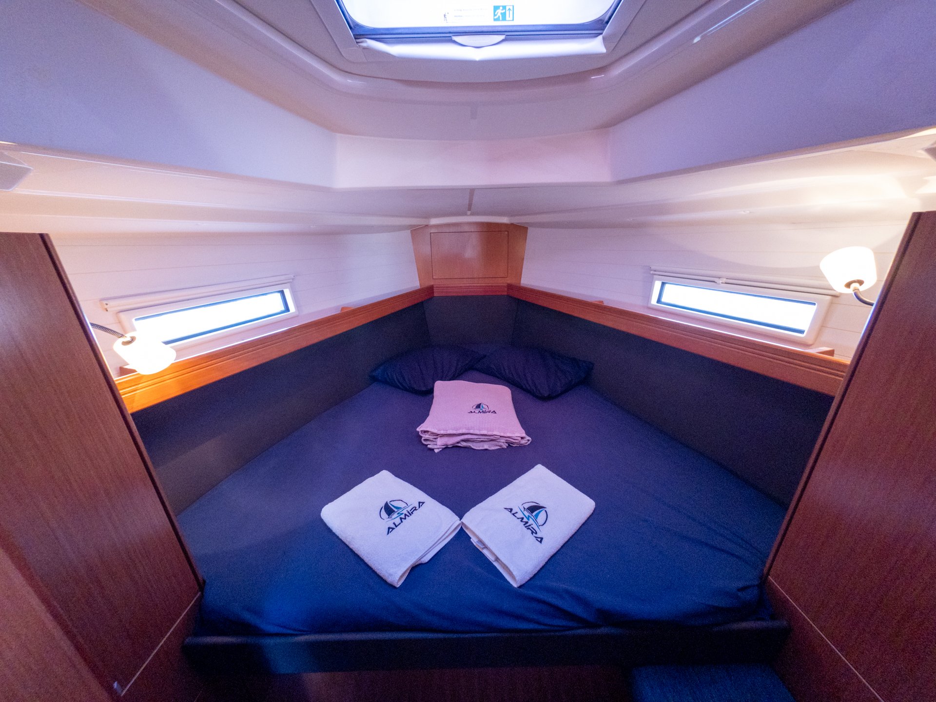 Almira - Sailboat in Karagözler