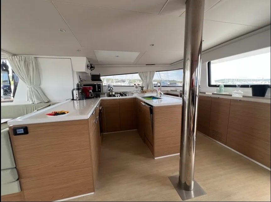 Arcturus - Catamaran in Providence