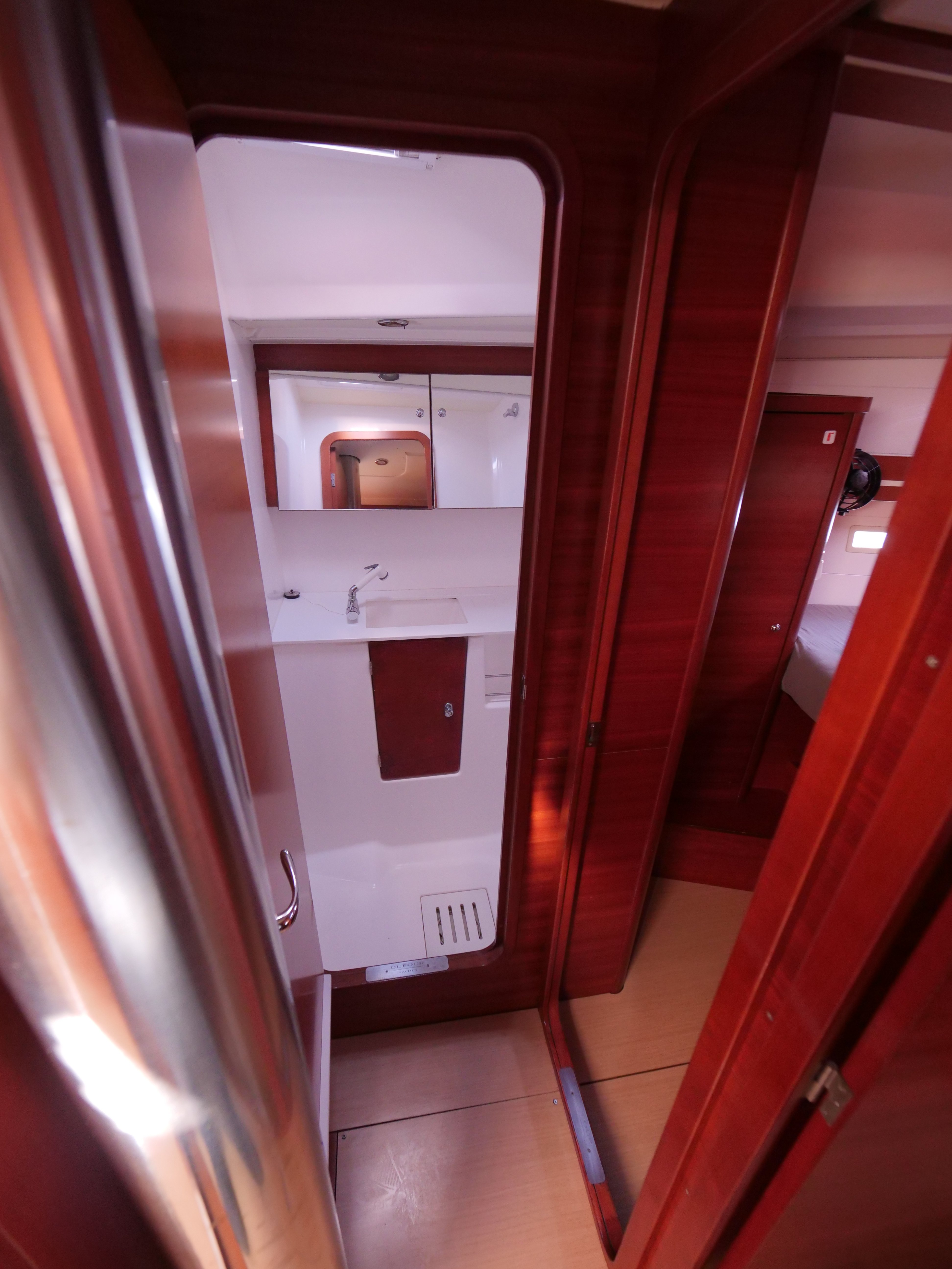 Pyrrha - Sailboat in Karagözler