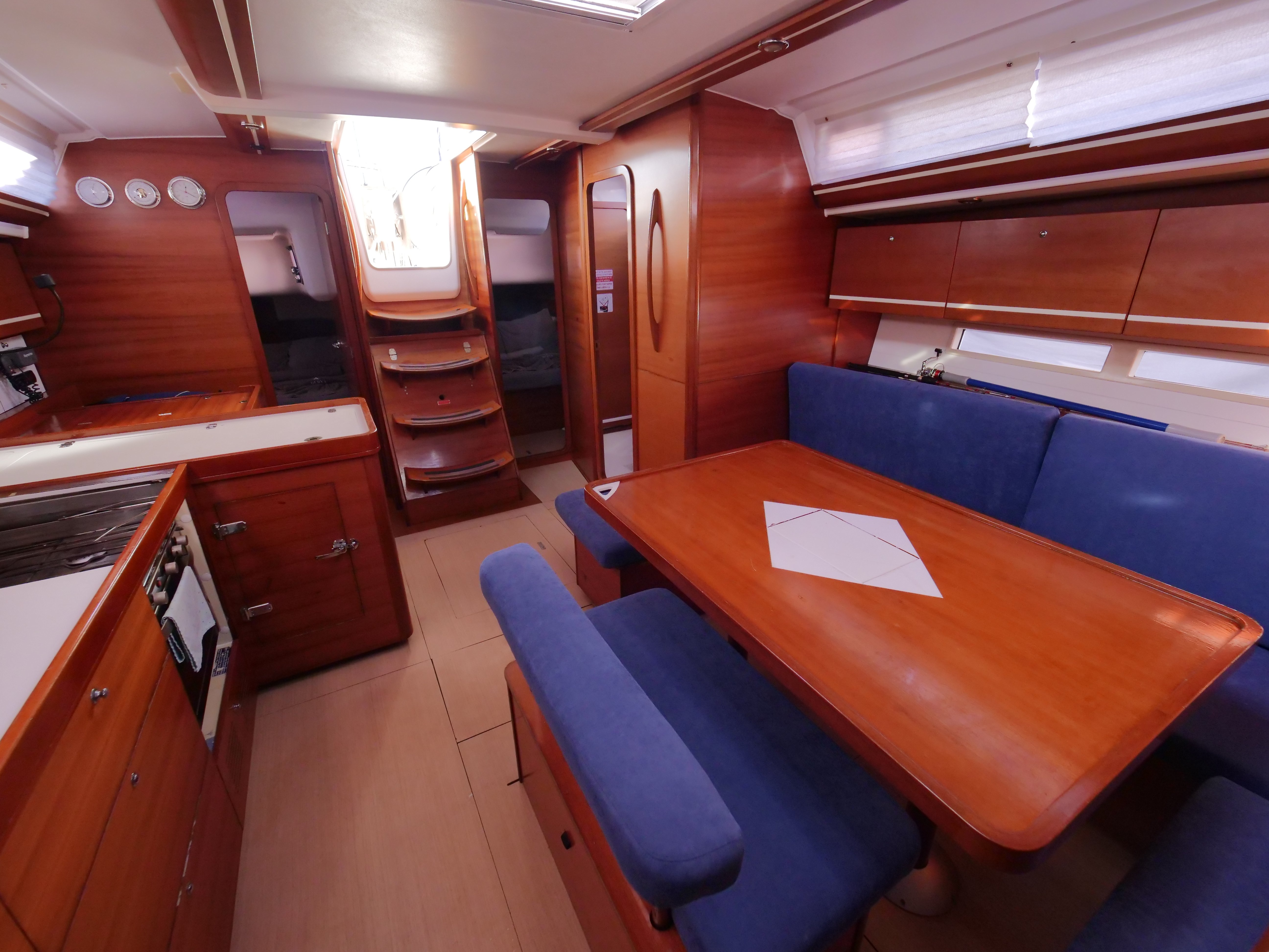 Pyrrha - Sailboat in Karagözler