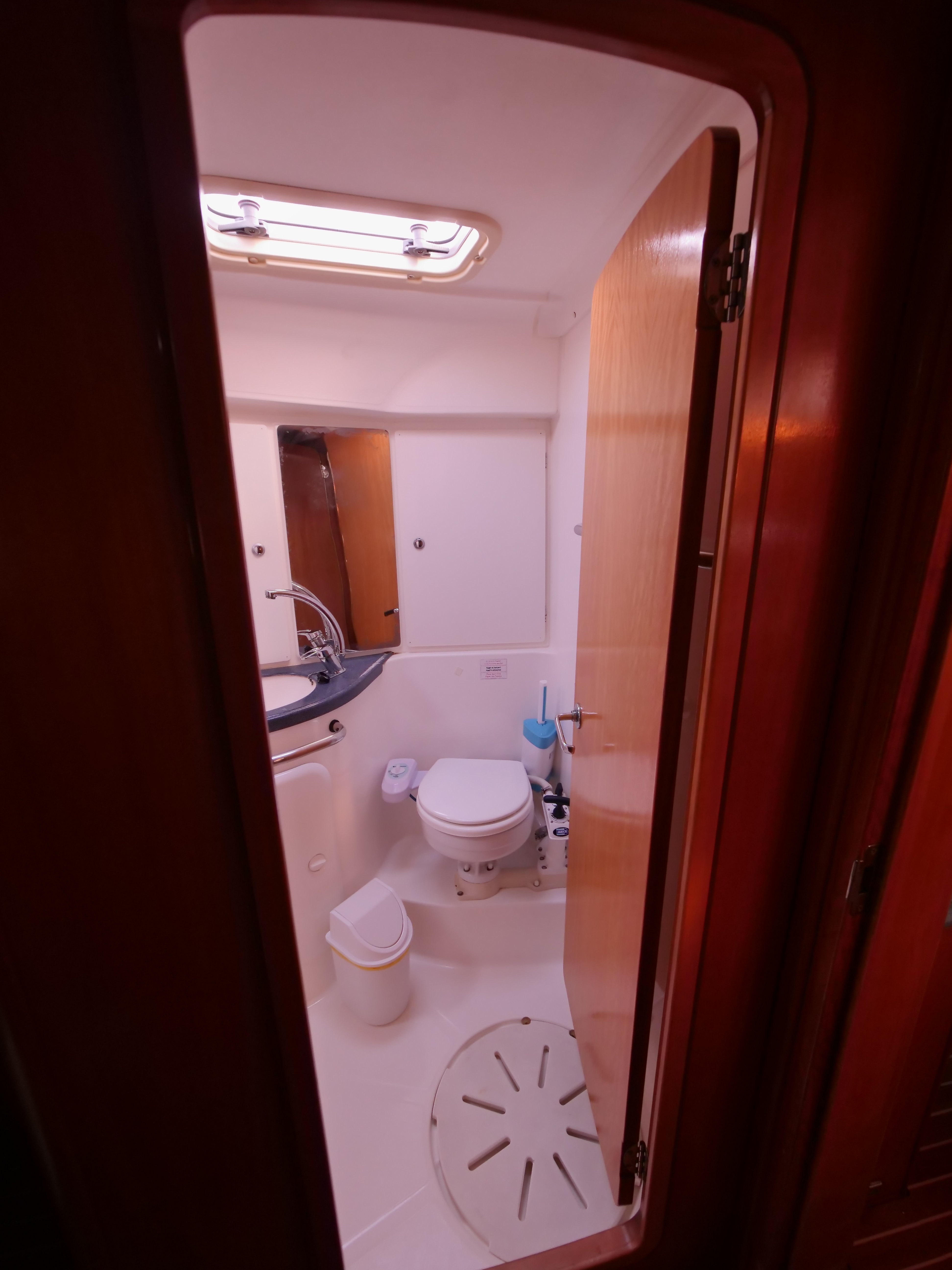 Andiamo - Yelkenli içinde Karagözler