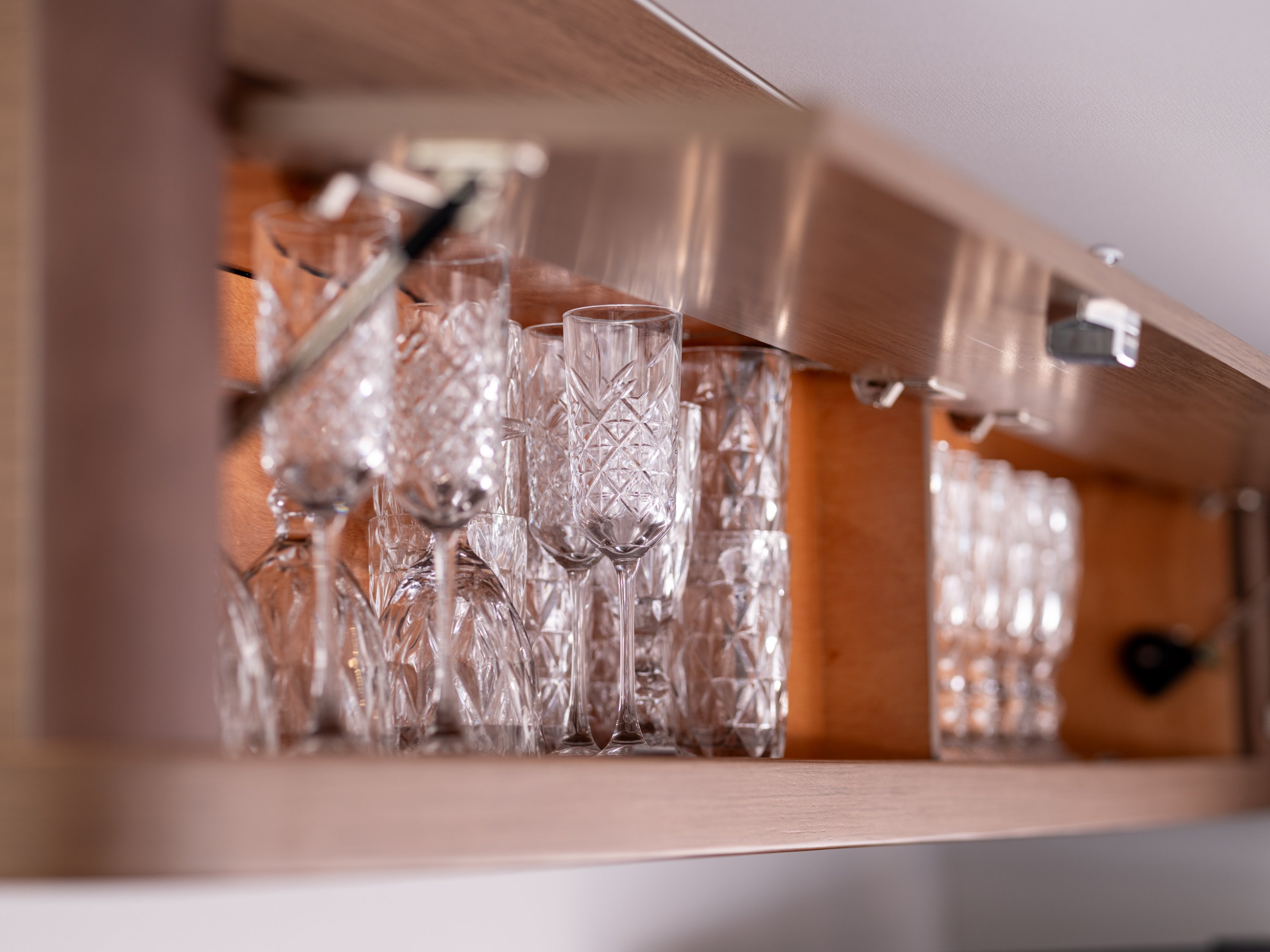 Jutka - Katamaran içinde Komolac