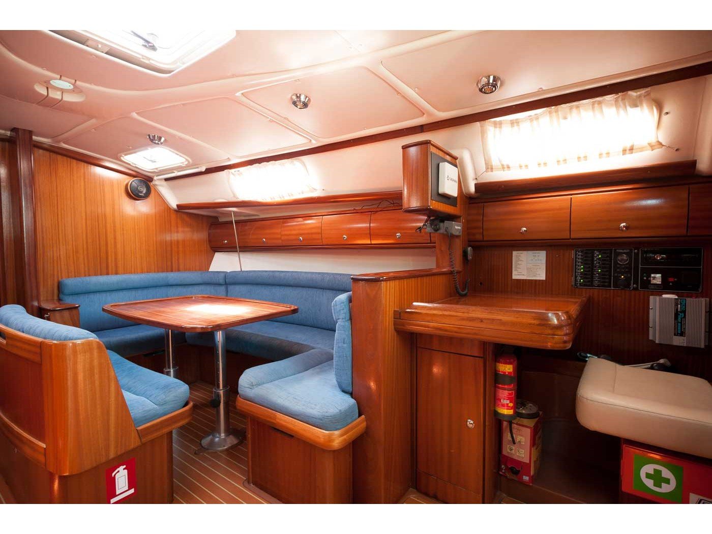 Meander - Sailboat in Nikiti