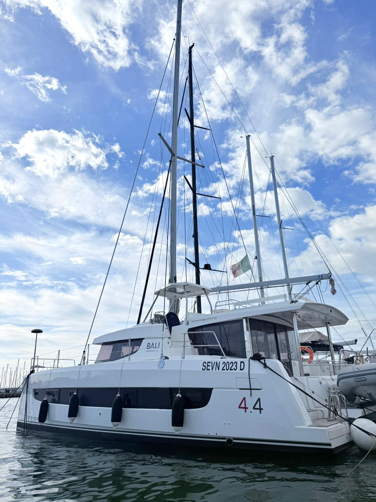 Seven - Katamaran içinde Golfo Aranci