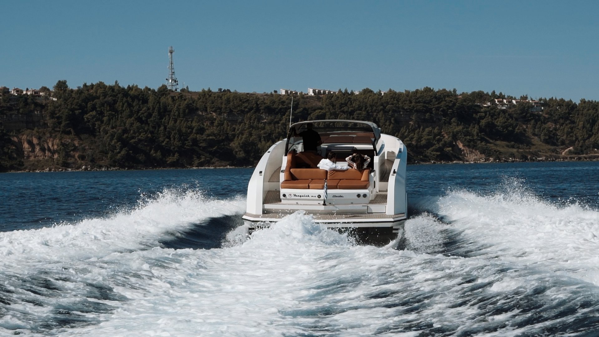 Placebo - Motor Yat içinde Mpenitses