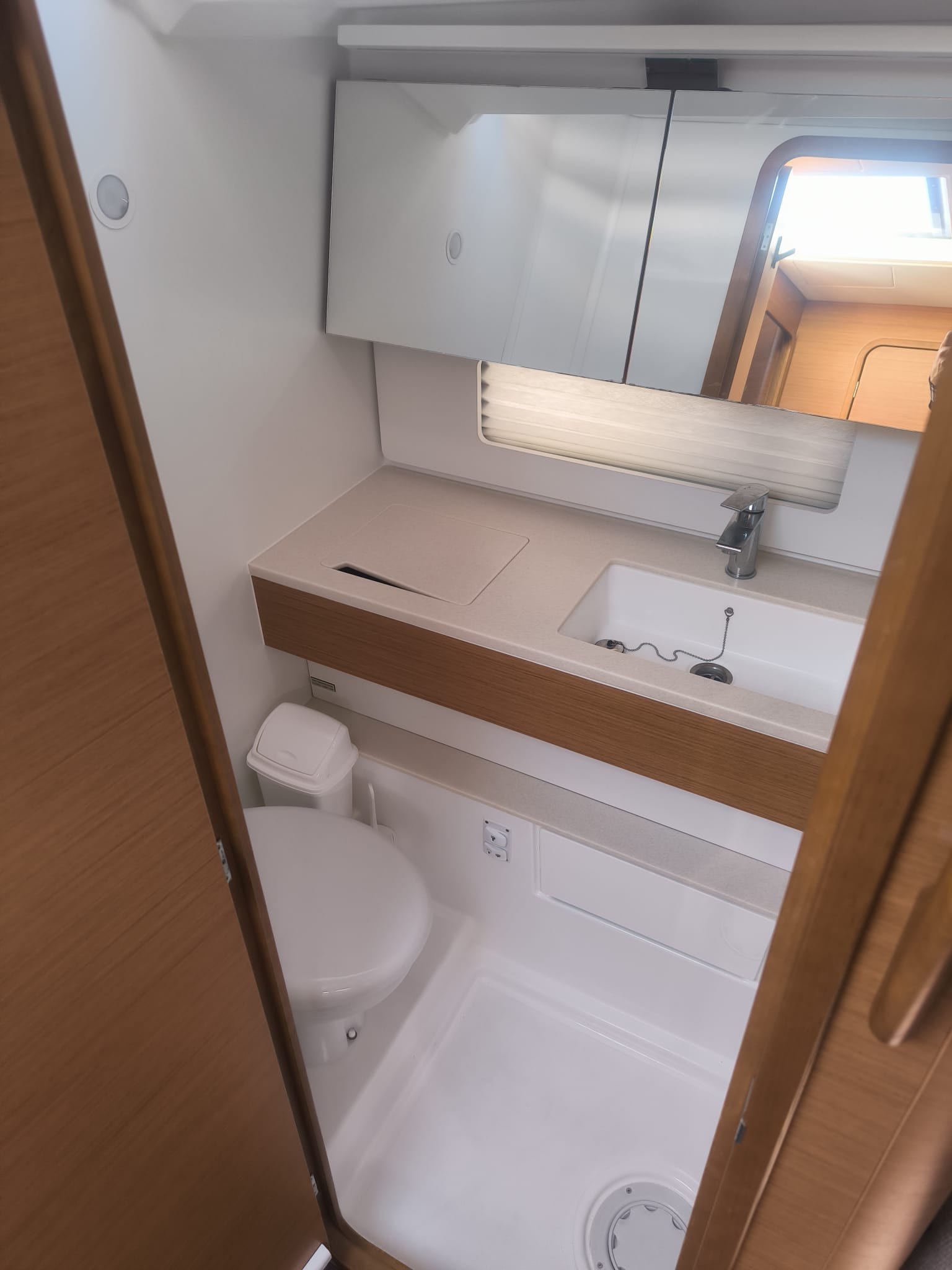 Luka - Yelkenli içinde Adaköy