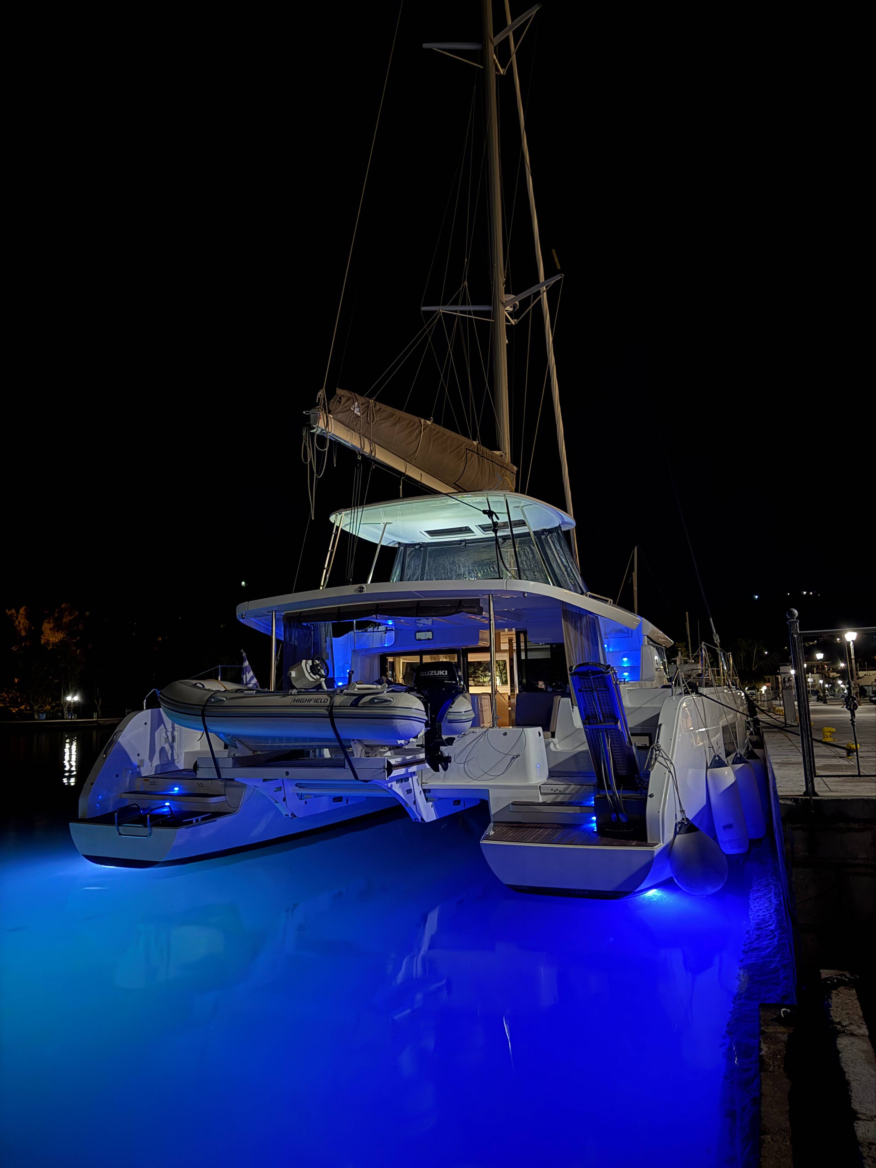 Arian - Catamaran in Paros