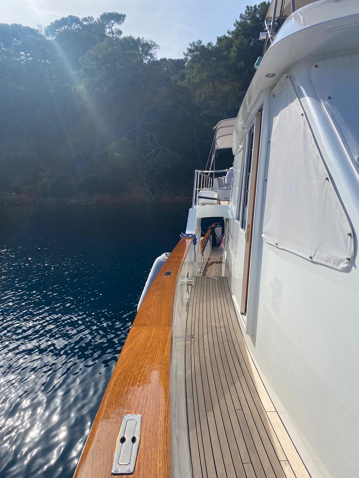 Troy Explorer - Motor Yat içinde Karagözler