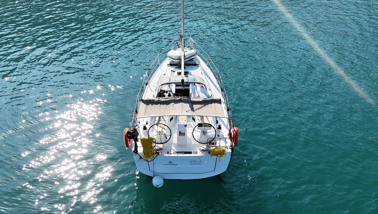 Stella - Yelkenli içinde Karagözler